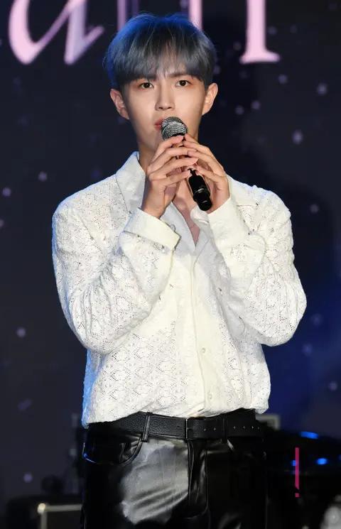 Kim Jaehwan — Showcase