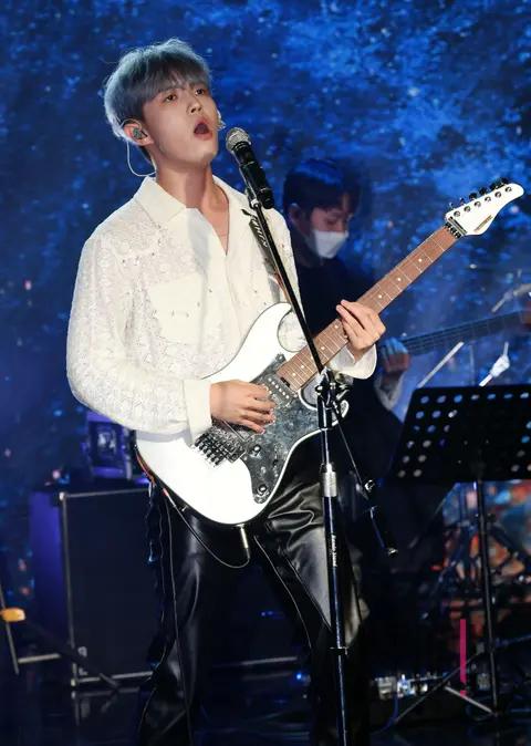 Kim Jaehwan — Showcase