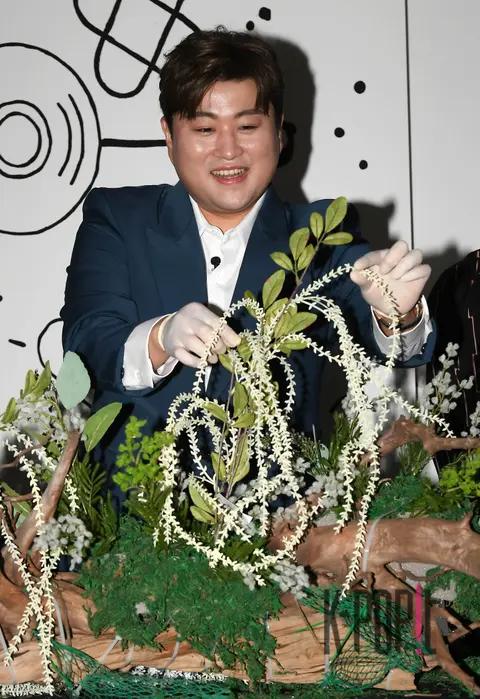 Kim Ho-joong — Kim Ho-joong Exhibition