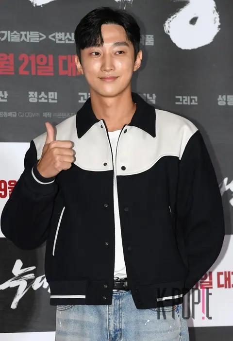Jinyoung — Wolf Hunt VIP Premiere