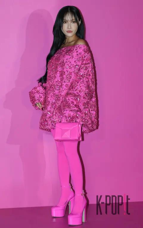 Hwasa (MAMAMOO) — Launch