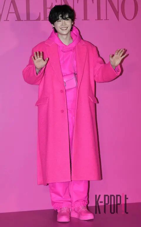 Lee Jong-suk — Launch