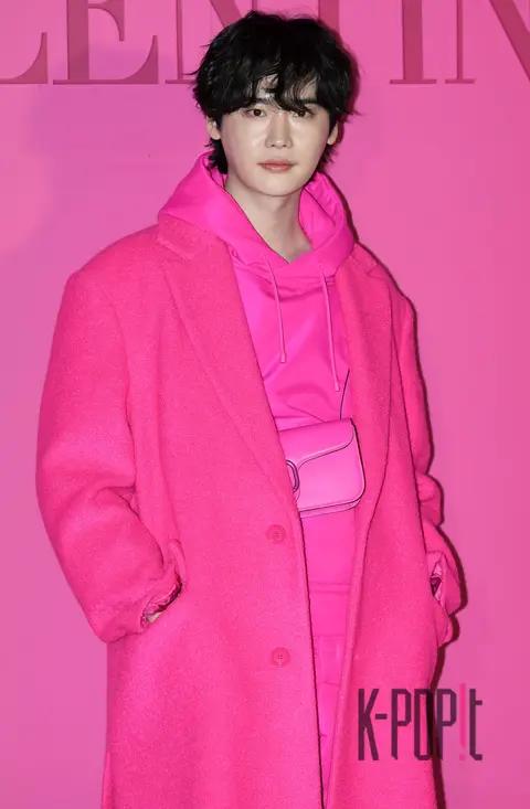 Lee Jong-suk — Launch