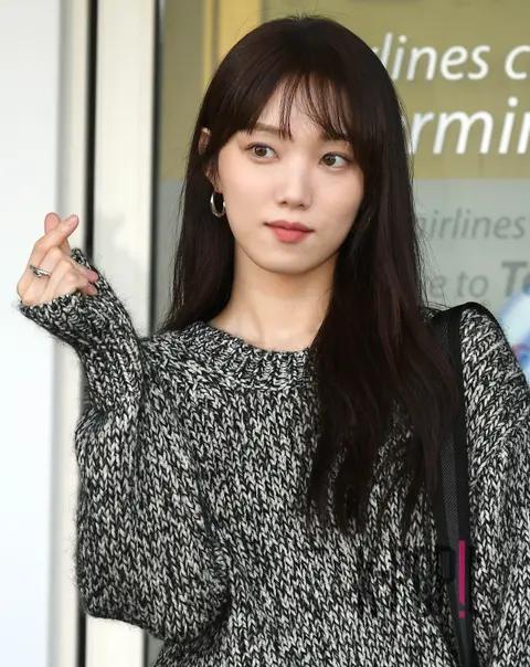 Lee Sung-kyung — Airport