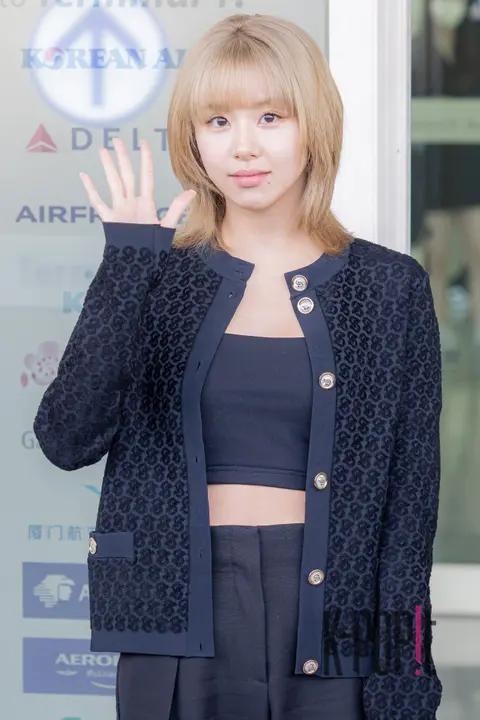 Chaeyoung (TWICE) — Airport