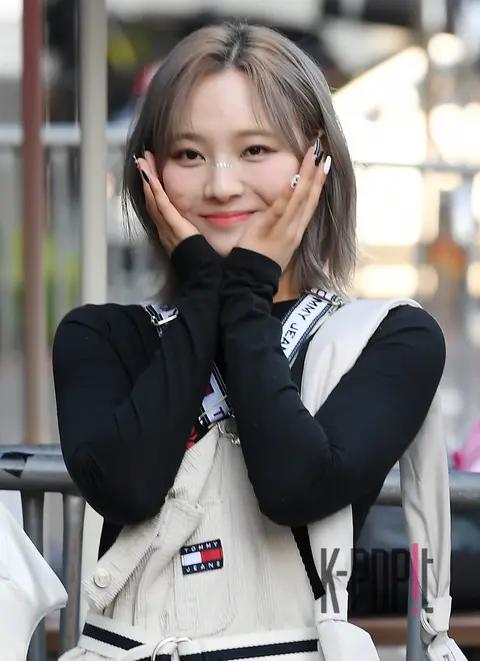 Moon Sua (Billlie) — Music Bank Arrival