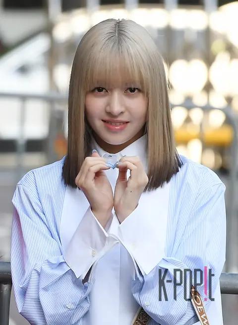 Lily (NMIXX) — Music Bank Arrival