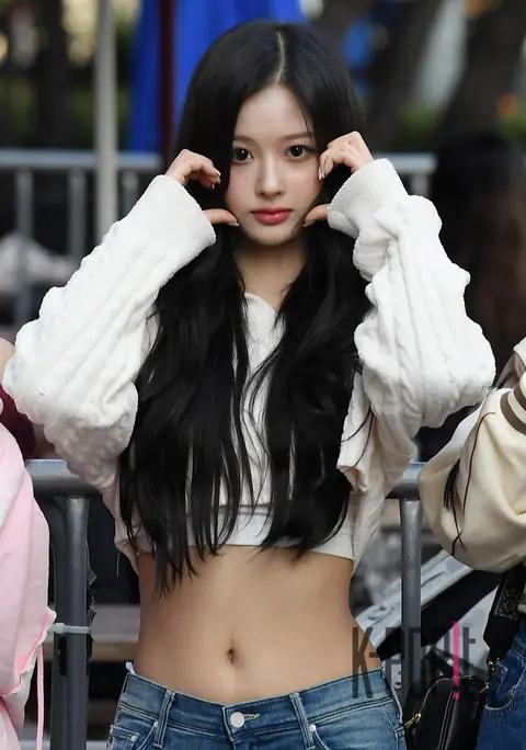 Seol-yun (NMIXX) — Music Bank Arrival