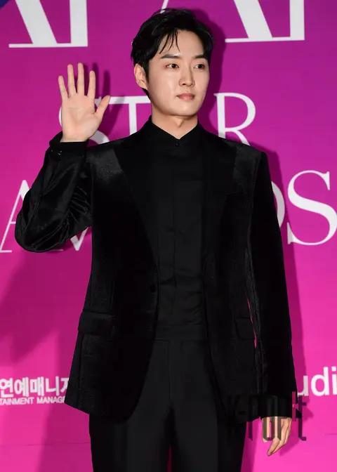 Kang Young-suk — APAN Awards — 2022-09-29