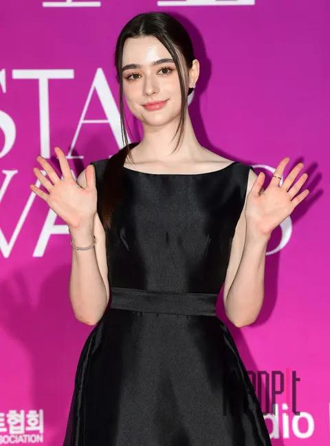 Dasha Taran — APAN Awards