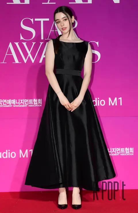 Dasha Taran — APAN Awards