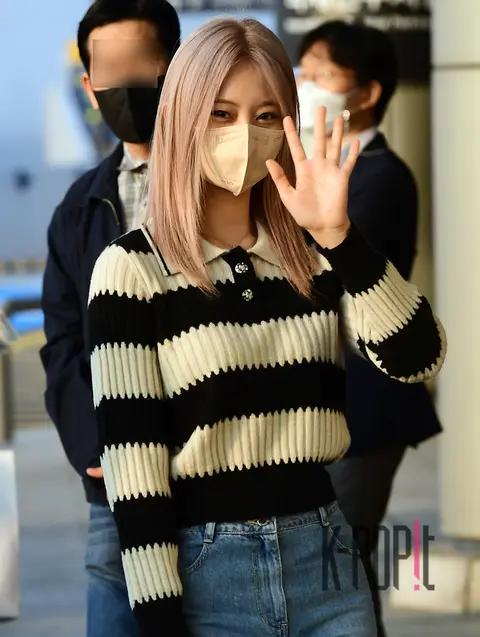 Tzuyu (TWICE) — Airport