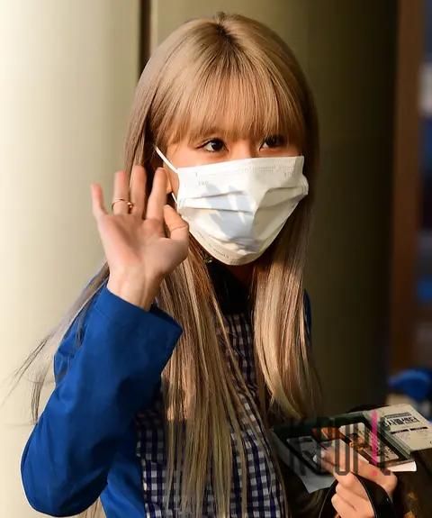 Chaeyoung (TWICE) — Airport
