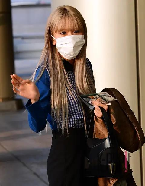 Chaeyoung (TWICE) — Airport