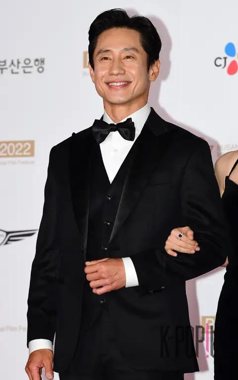 Shin Ha-kyun — Busan International Film Festival Red Carpet