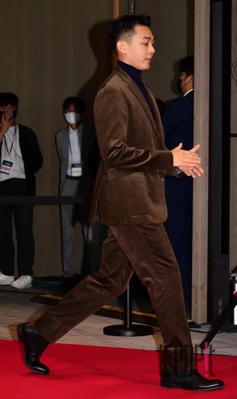 Yoo Ah-in — Busan Buil Film Awards