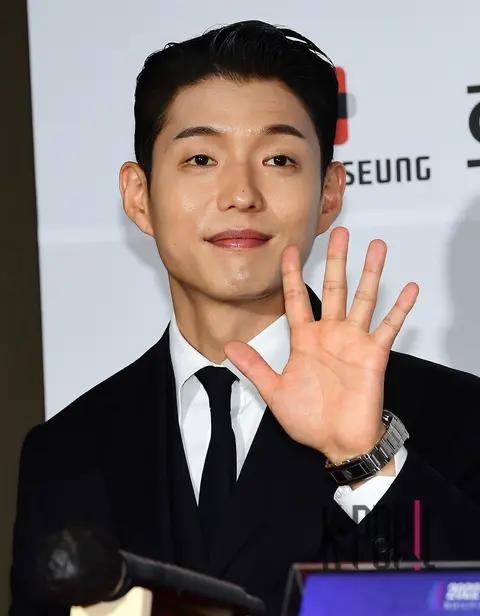 Heo Jun-ho — Busan Buil Film Awards