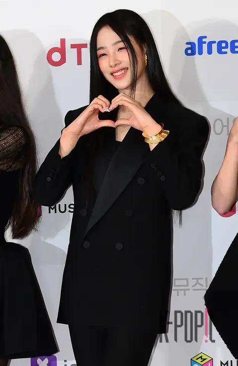 Minji (NewJeans) — The Fact Music Awards