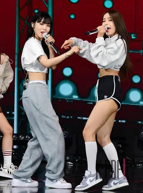 Moonbyul (MAMAMOO), Solar — Showcase