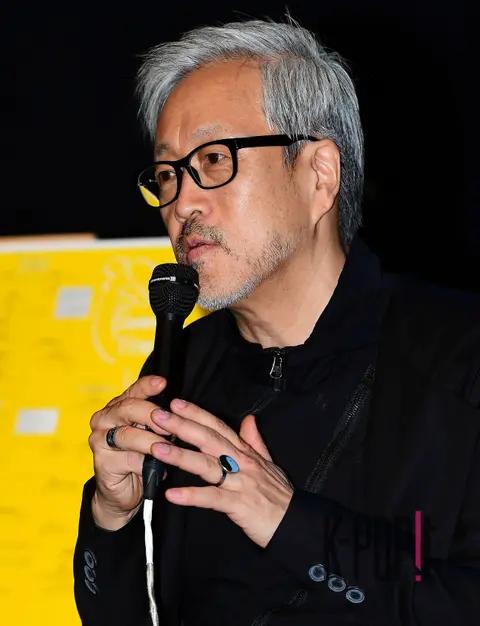 Kim Jong-jin — Spring Summer Fall Winter Press Conference