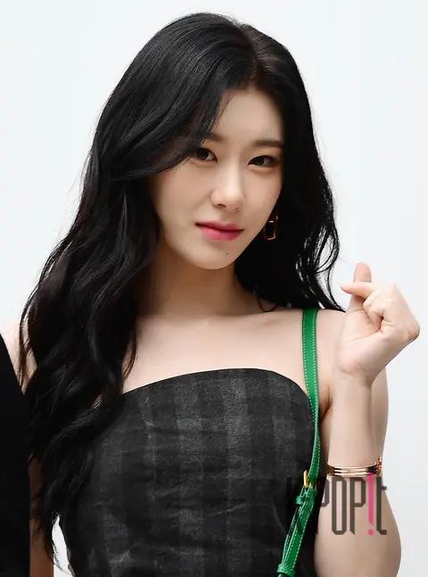 Chaeryeong (ITZY) — Launch