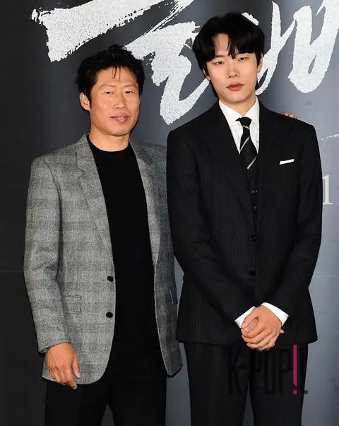 Yoo Hae-jin, Ryu Jun-yeol — Night Owl Production Briefing