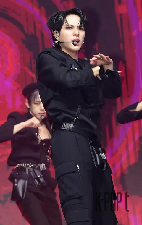 WEi Donghwan — Showcase