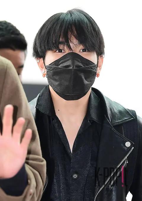Hongjoong (ATEEZ) — Airport