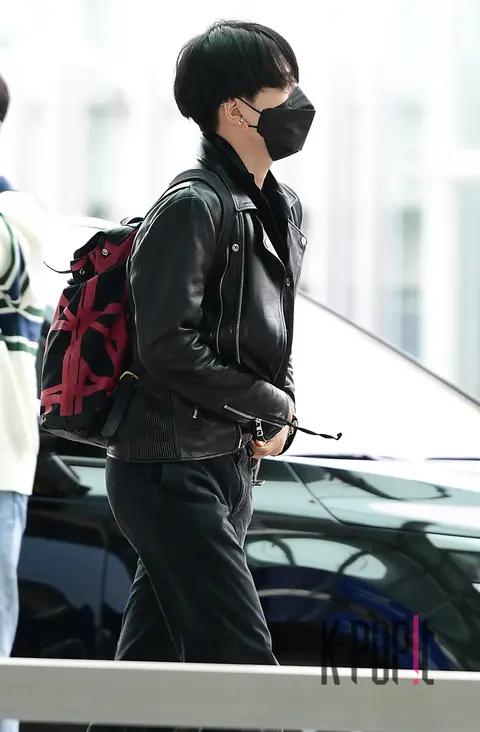 Hongjoong (ATEEZ) — Airport