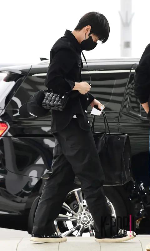 Doyoung (NCT 127) — Airport