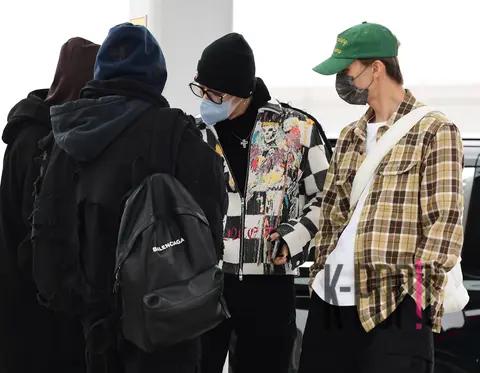 Yuta (NCT 127), Johnny — Airport