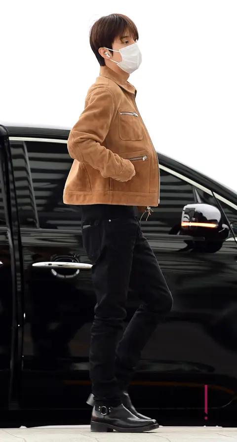 Jung-woo (NCT 127) — Airport