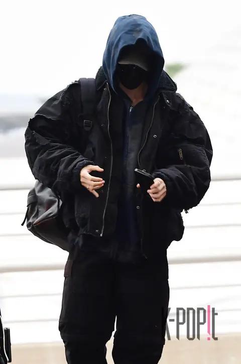 Taeyong (NCT 127) — Airport