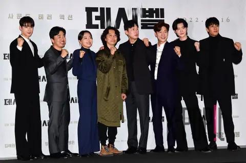 Cha Eun-woo, Jo Dal-hwan, A Sanghee, Director Hwang In-ho, Park Byung-eun, Jung Sang-hoon, Lee Jong-suk, Kim Rae-won — Decibel Press Premiere