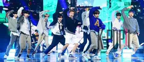 NINE.I — Showcase