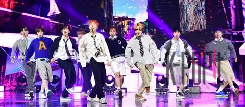 NINE.I — Showcase