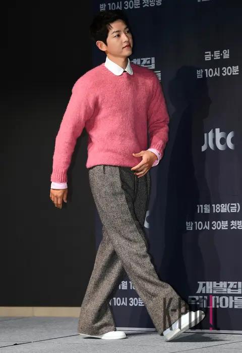 Song Joong-ki — Youngest Son of a Chaebol Family Production Briefing — 2022-11-17