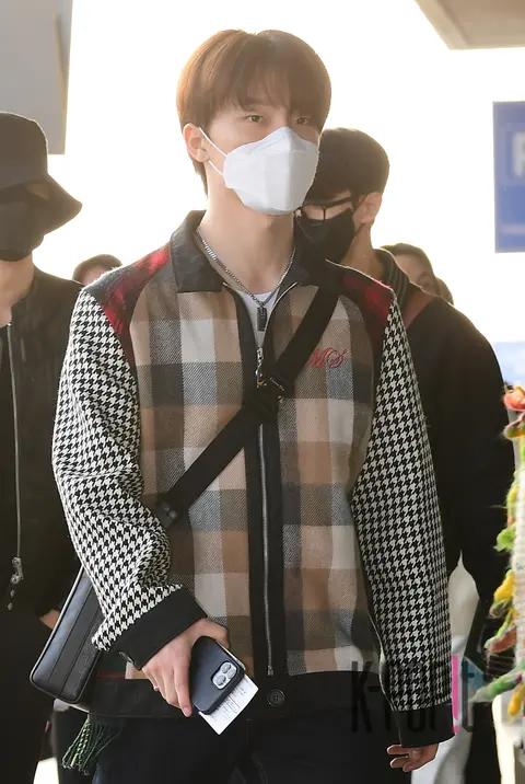 Dino (SEVENTEEN) — Airport — 2022-11-24
