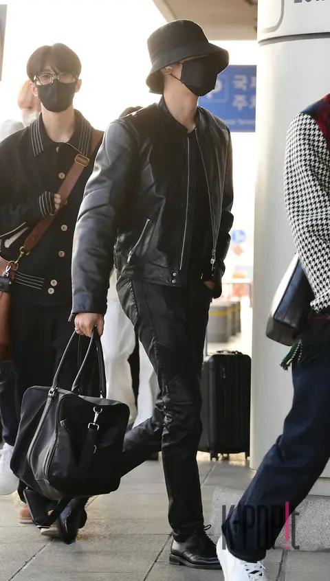 Wonwoo (SEVENTEEN) — Airport