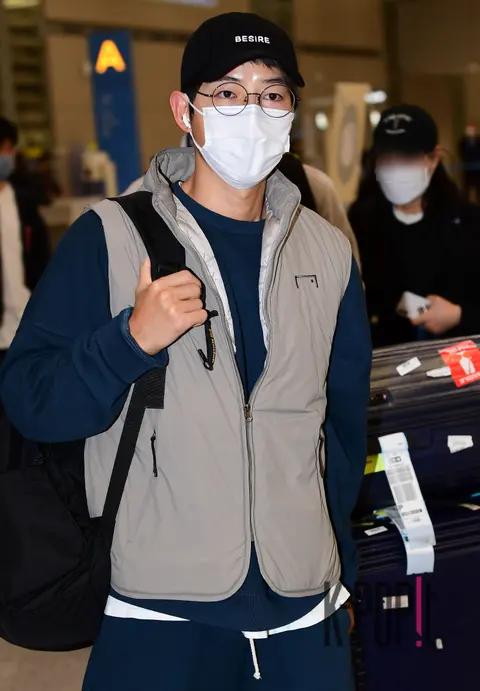 Song Joong-ki — Airport