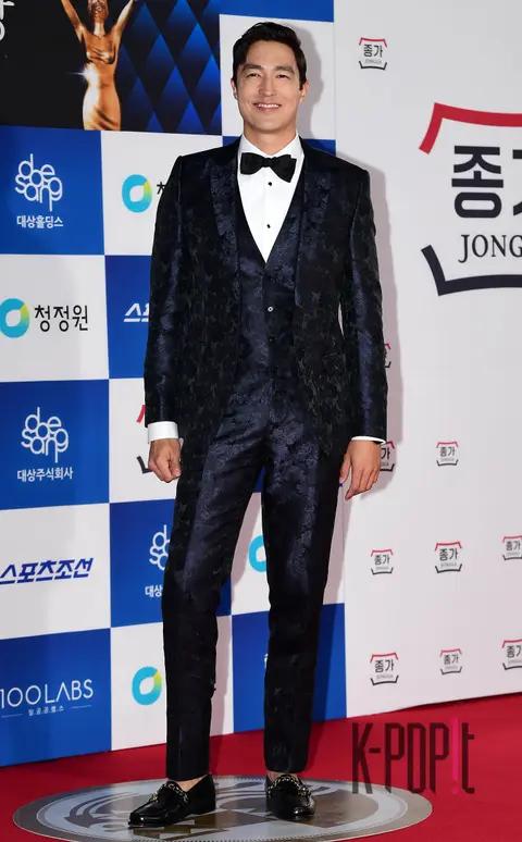Daniel Henney — Blue Dragon Film Awards