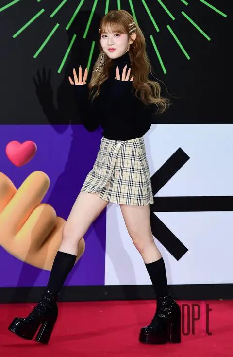 Sieun (STAYC) — Melon Red Carpet
