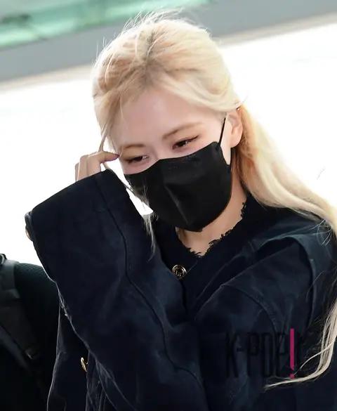 ROSÉ — Airport