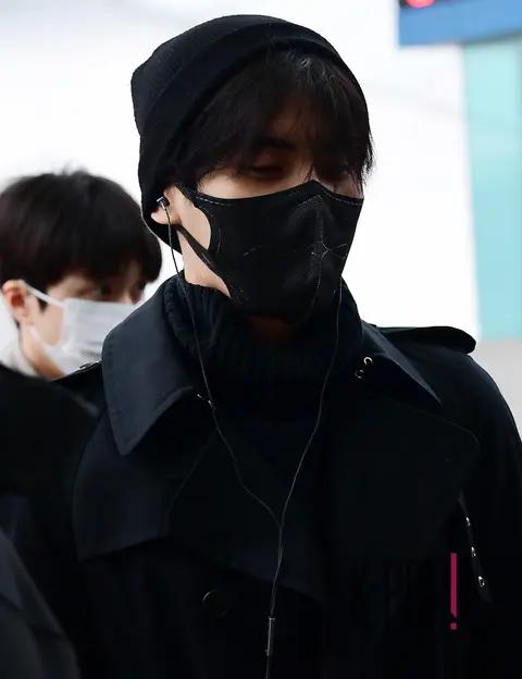 Yu Tae-yang (SF9) — Airport