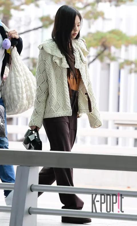 JENNIE — Airport