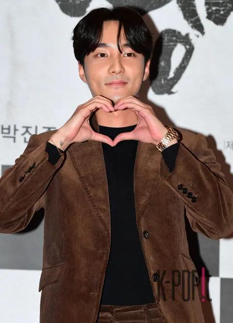 Roy Kim — Hero VIP Premiere — 2022-12-13