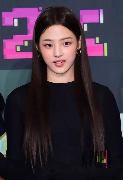 Minji (NewJeans) — KBS Song Festival
