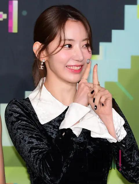 SAKURA (LE SSERAFIM) — KBS Song Festival