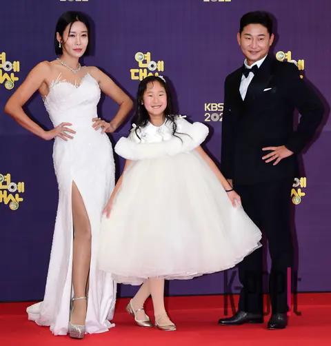 Shim Ha-eun, Lee Ju-eun, Lee Cheon-soo — KBS Entertainment Awards
