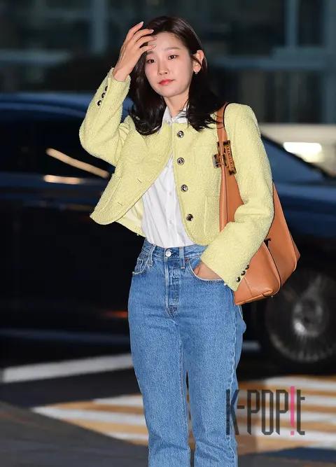 Park So-dam — Airport